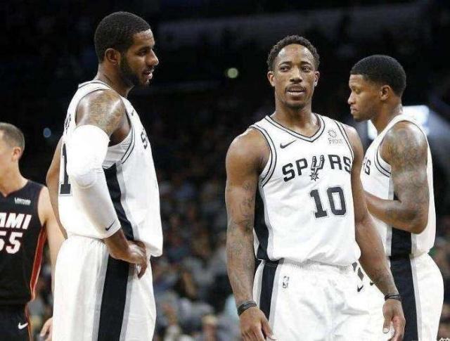 喜忧参半：队报盘点法国国脚们近一个月的表现（起伏并存：队报盘点法国国脚近一个月的发挥）