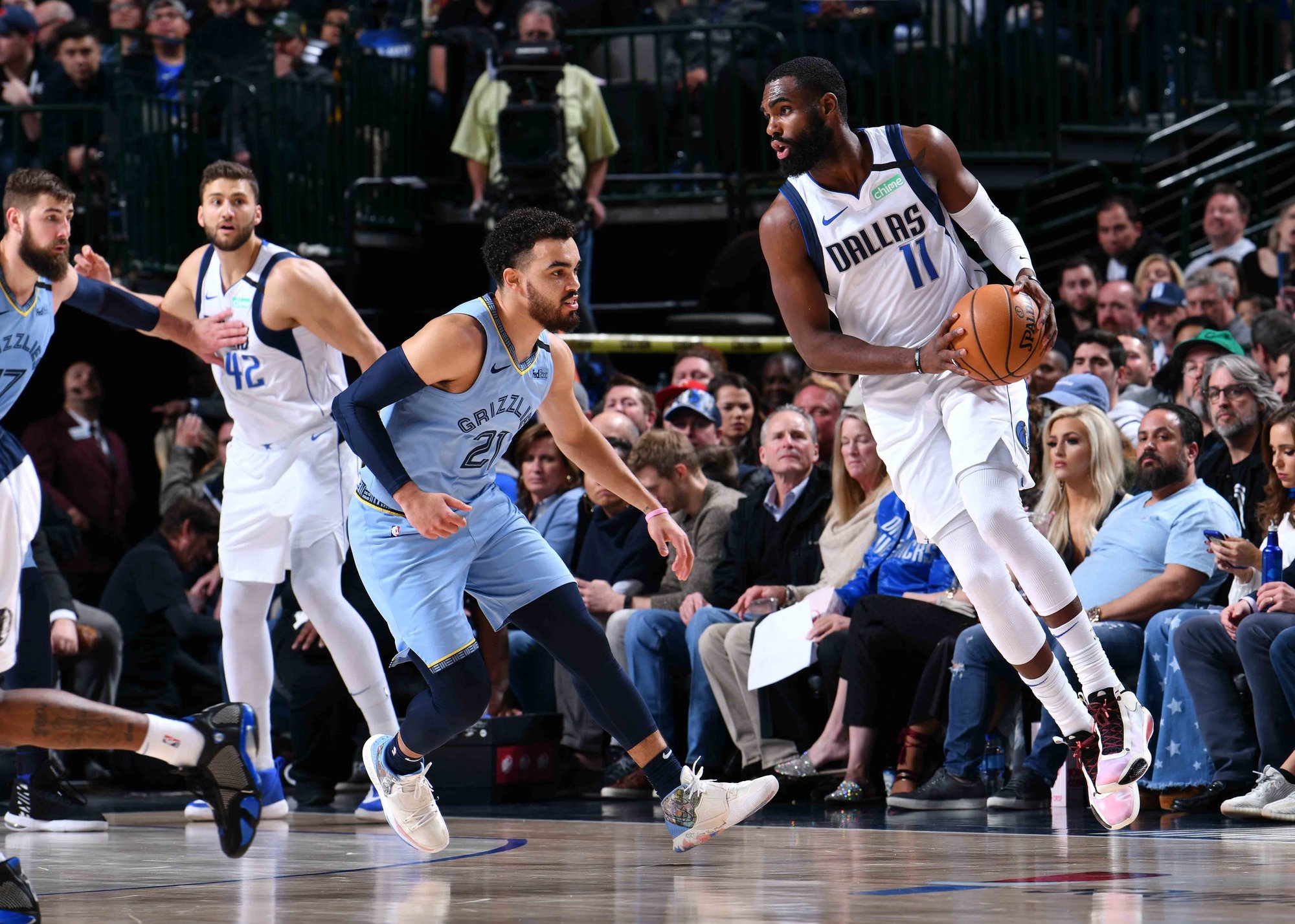 巴萨0-3不敌切尔西，弗里克执教生涯首次在欧冠被零封（切尔西3-0完胜巴萨，弗里克欧冠执教生涯首遭零封）