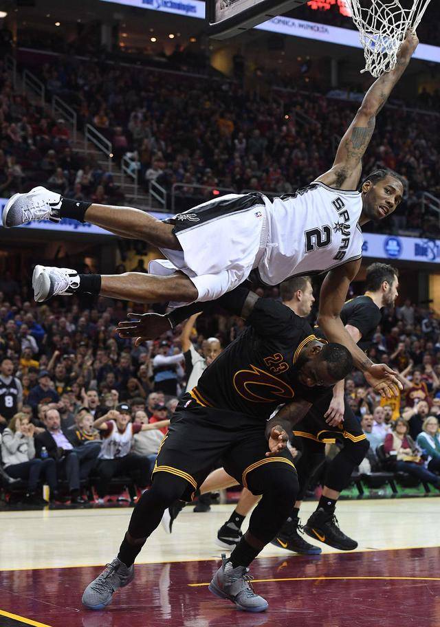 半场战报：拉齐奥1-1博洛尼亚，伊萨克森， 延斯-厄德高破门（半场比分：拉齐奥1比1博洛尼亚，伊萨克森与延斯-厄德高各建一功）