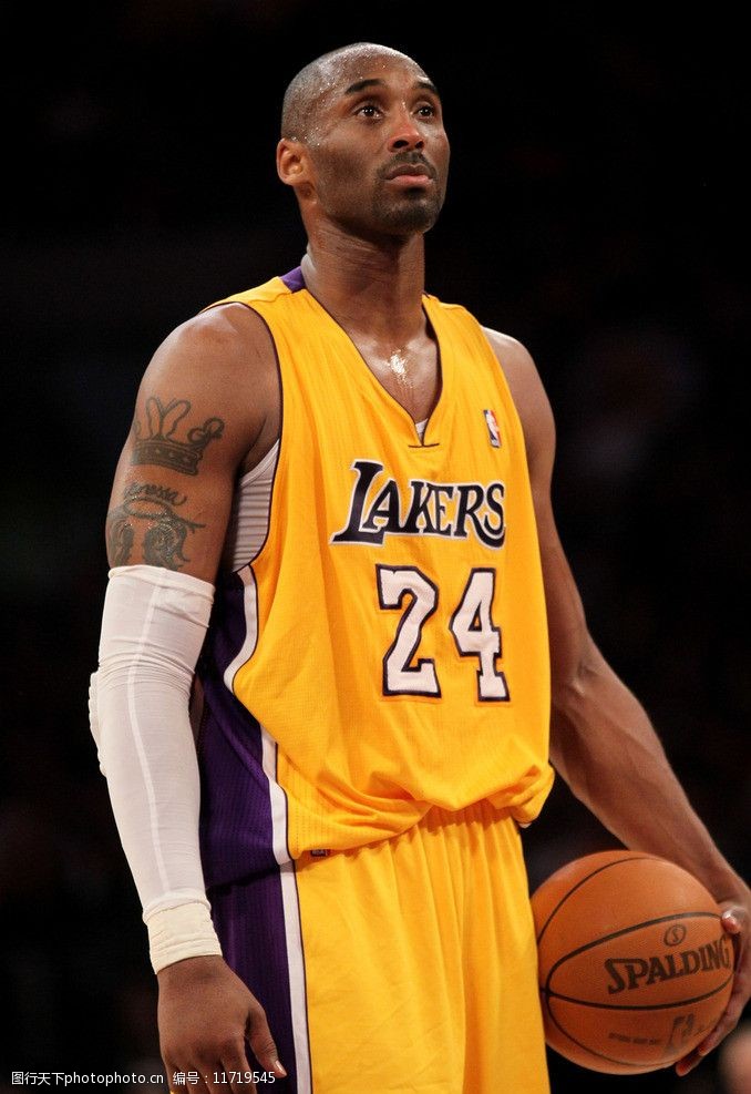 首节哑火随后迅速调整，里夫斯背靠背两战轰下80分（首节低迷迅速回暖，里夫斯背靠背两场砍下80分）