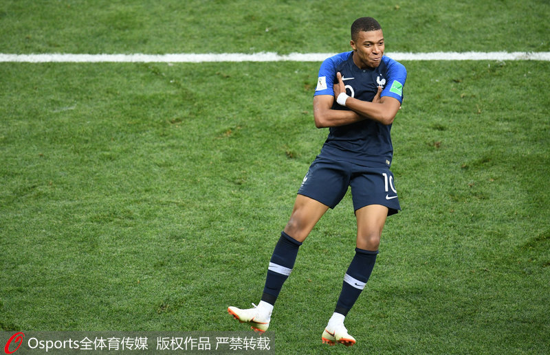 地上足球：皇马预定四大皆空！（地上足球：皇马恐赛季颗粒无收）