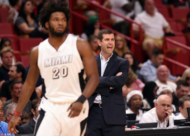 佩莱格里尼：塞维利亚落后时球迷往球场投掷杂物，这样不对（佩莱格里尼批评塞维利亚球迷落后时向场内投掷杂物：不可取）