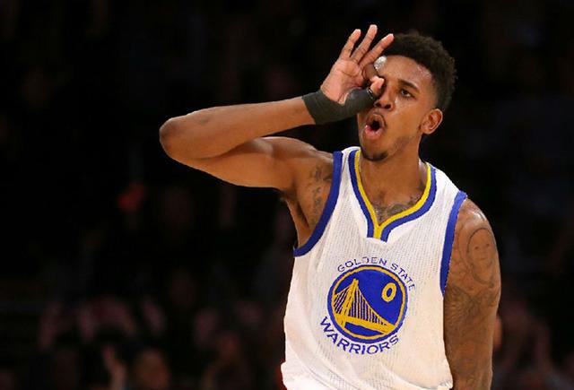 卡雷拉斯：我的位置是左边卫，但能适应教练在任何时候的要求（卡雷拉斯：主打左边卫，随时适应教练安排）