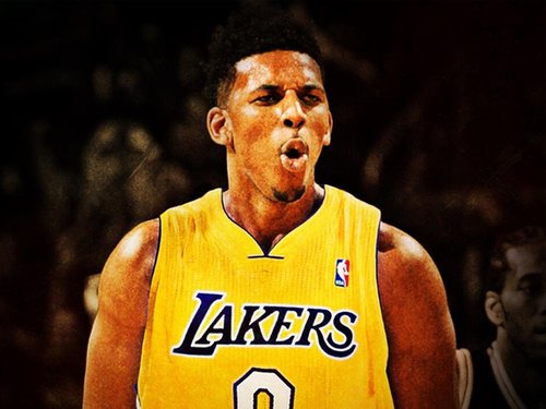 斯卢茨基：我们丢球后不得不加强进攻，这给了对手很多空间（斯卢茨基：失球逼我们加强进攻，反而让对手获得更多空间）