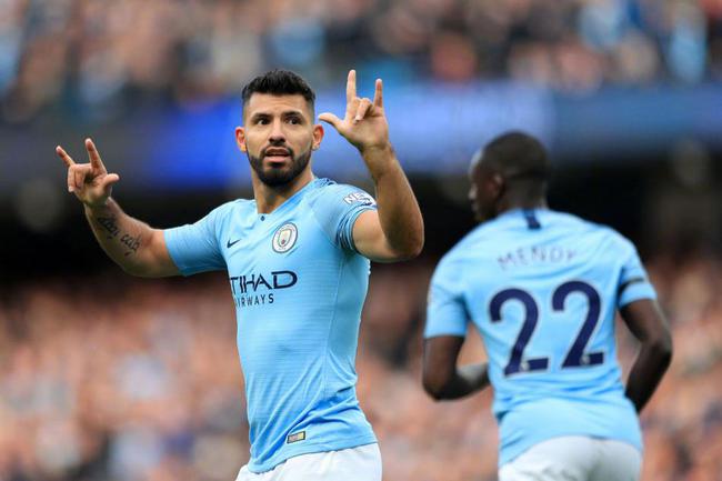 互致问候，U17世界杯期间日本队与墨西哥队在酒店相互列队致意（U17世界杯期间酒店相遇：日本队与墨西哥队列队互致问候）